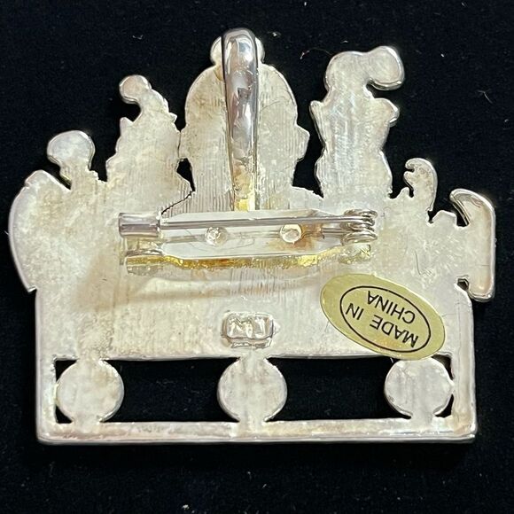 Let It Snow Brooch Pin Pendant Snowman Silvertone Festive - Picture 2 of 3